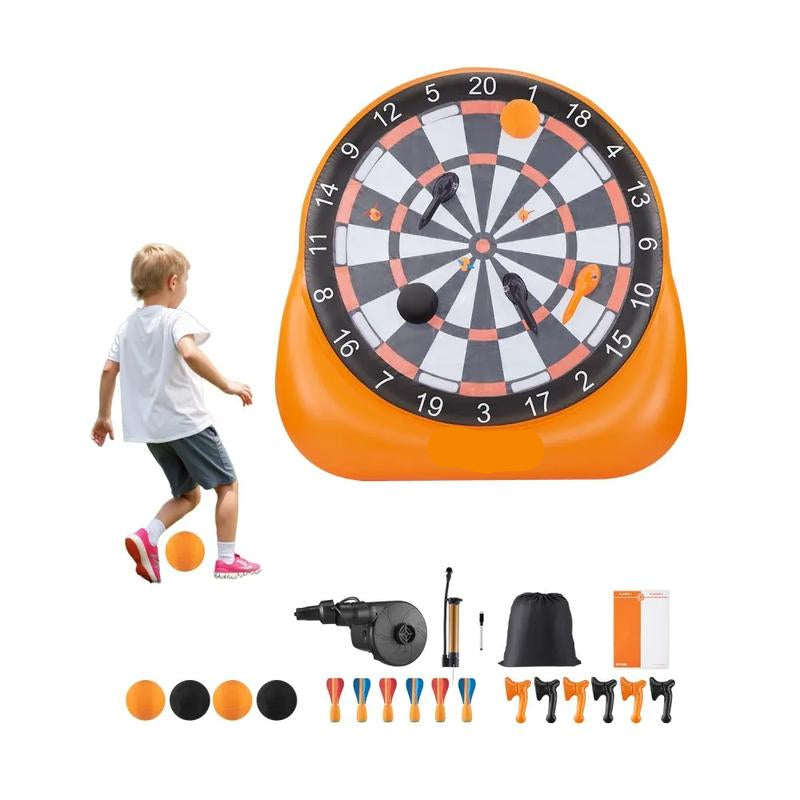 🎯⚽️Uppblåsbar fotbolls-darttavla Denna gigantiska fotbolls-darttavla levereras med två sparkbollar och kan monteras på bara tre minuter, vilket gör den till det perfekta valet för storskaliga trädgårdsspel.