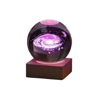 🥳2026 HOT SALE🥳💞50 000+ SÅLDA!💫🌌 Ta med galaxen in i ditt rum. 3D-kristallkula nattlampa – 50 % RABATT! ✨🌙
