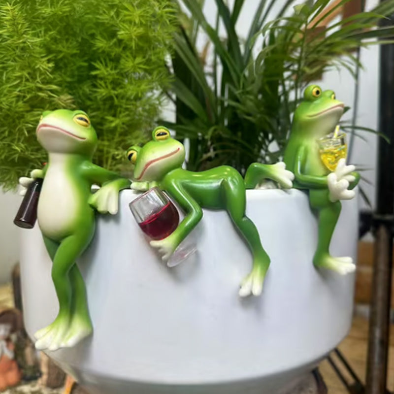 🧚♀️ Skognissefigurer – velg oss! 🐸 Håndlagde froskefigurer i bjørk 🌱 100 % biologisk nedbrytbart materiale ➡️
