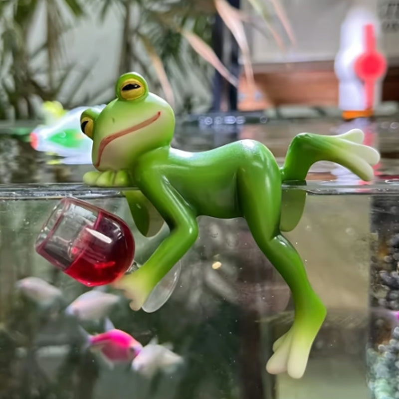 🧚♀️ Skognissefigurer – velg oss! 🐸 Håndlagde froskefigurer i bjørk 🌱 100 % biologisk nedbrytbart materiale ➡️