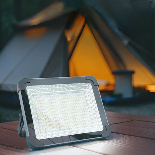 ✨ LYS OPP HELE LANDET – MED SOLENS KRAFT! ✨ Oppdag vår bærbare solcelledrevne LED-spotlight med 3 lysmoduser!