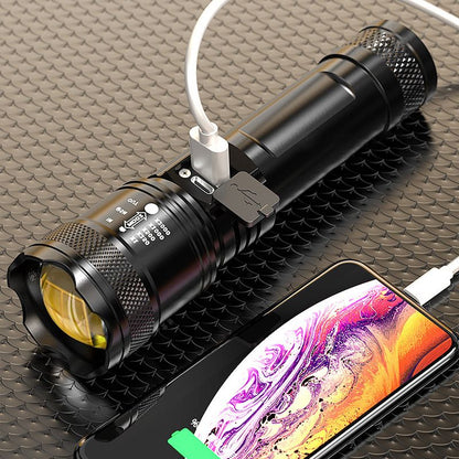 📢📢Zoombara ficklampa med 7500 lumen 🔦🏔️ Vattentät IPX7, laddningsbar via USB-C och med powerbank-funktion☀️