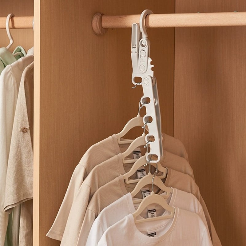 🧳 Köp 1 få 1 Gratis! 👔 Hopfällbar klädhängare – praktisk för resor, små utrymmen & smart förvaring – perfekt för hotell och hemmet 🏠