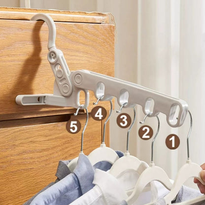 🧳 Köp 1 få 1 Gratis! 👔 Hopfällbar klädhängare – praktisk för resor, små utrymmen & smart förvaring – perfekt för hotell och hemmet 🏠