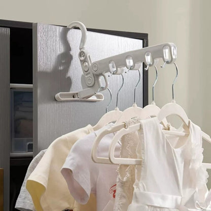 🧳 Köp 1 få 1 Gratis! 👔 Hopfällbar klädhängare – praktisk för resor, små utrymmen & smart förvaring – perfekt för hotell och hemmet 🏠
